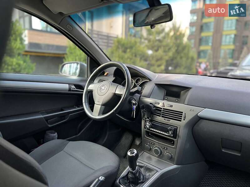 Универсал Opel Astra 2006 в Киеве