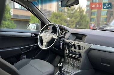 Универсал Opel Astra 2006 в 