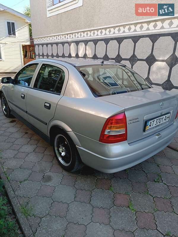 Седан Opel Astra 2006 в Калуші