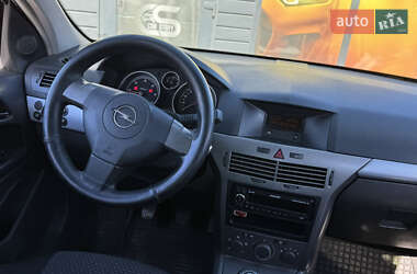 Универсал Opel Astra 2006 в 