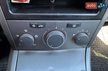 Универсал Opel Astra 2006 в 