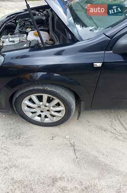 Хэтчбек Opel Astra 2005 в Киеве