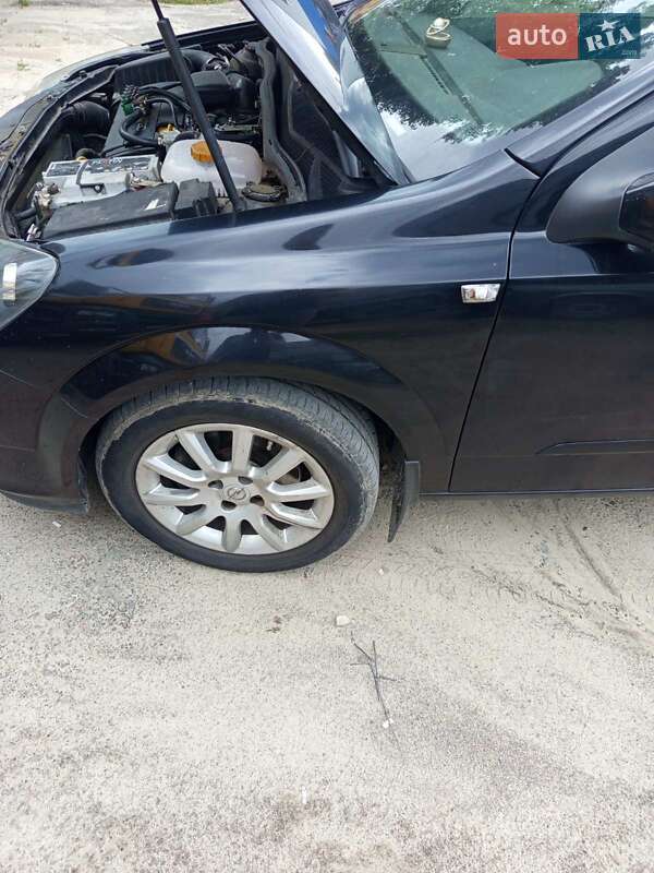 Хэтчбек Opel Astra 2005 в Киеве