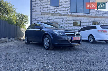 Хетчбек Opel Astra 2006 в 