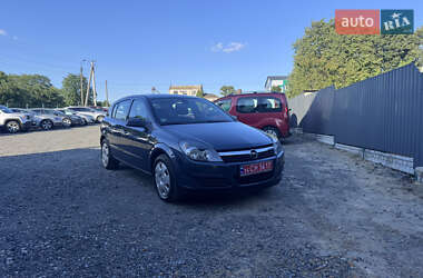 Хетчбек Opel Astra 2006 в 