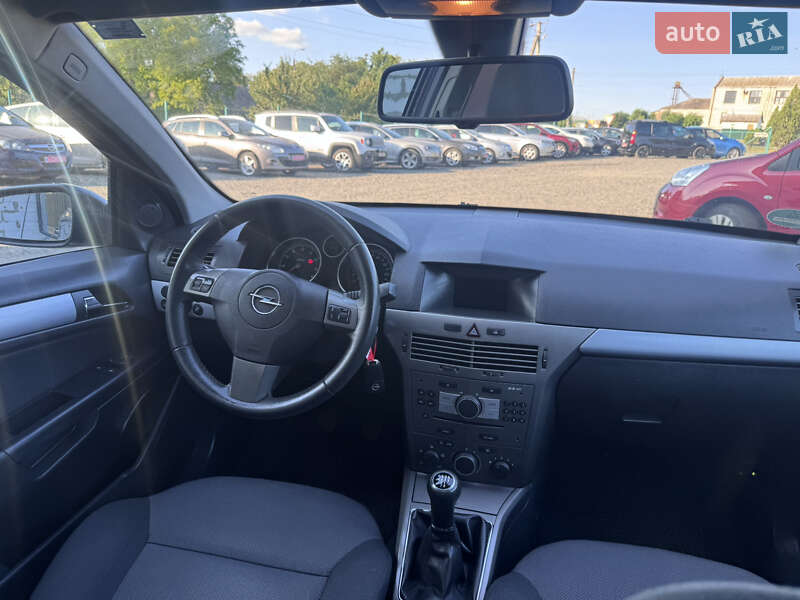 Хэтчбек Opel Astra 2006 в Звенигородке фото 45 Хэтчбек Opel Astra 2006 в Звенигородке
