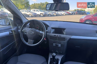 Хетчбек Opel Astra 2006 в 