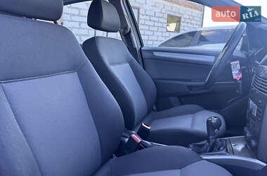 Хетчбек Opel Astra 2006 в 