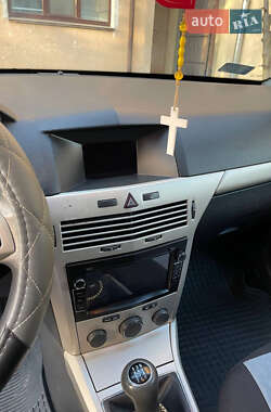 Универсал Opel Astra 2007 в 