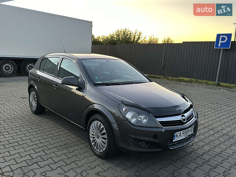 Opel Astra 2010