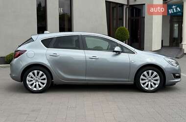 Хетчбек Opel Astra 2014 в 