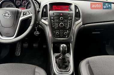 Хетчбек Opel Astra 2014 в 