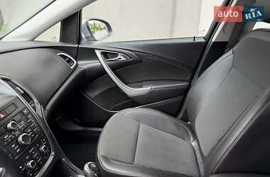 Хетчбек Opel Astra 2014 в 