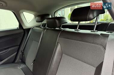 Хетчбек Opel Astra 2014 в 
