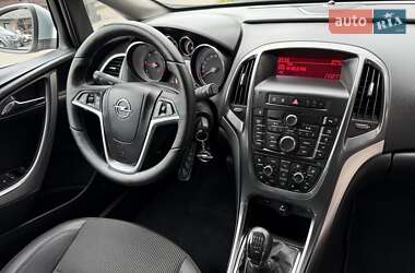 Хетчбек Opel Astra 2014 в 