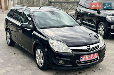 Універсал Opel Astra 2010 в 