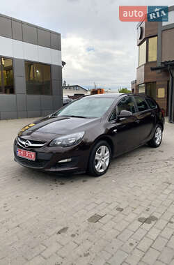Универсал Opel Astra 2014 в Ровно