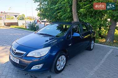 Универсал Opel Astra 2011 в Львове