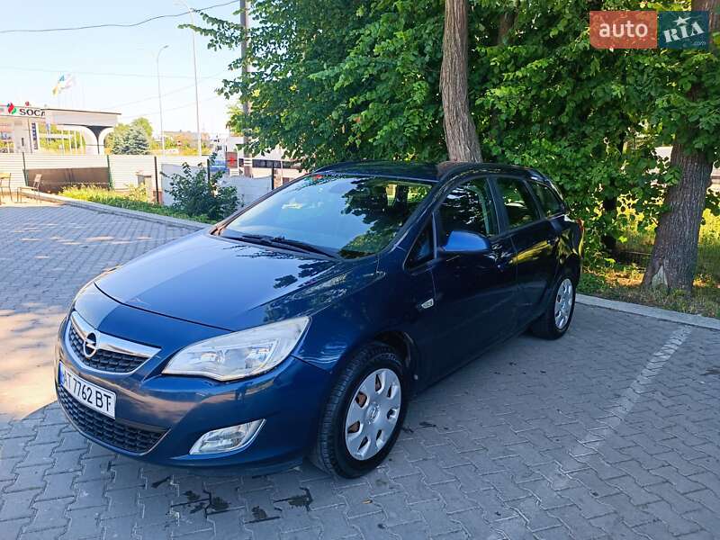 Opel Astra 2011