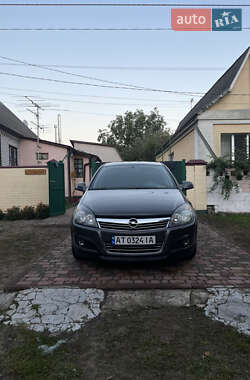 Универсал Opel Astra 2011 в Киеве