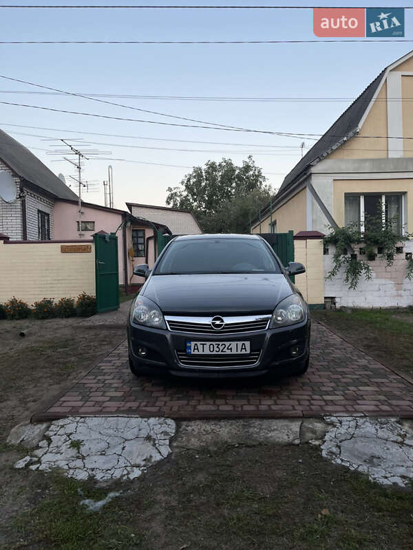 Opel Astra 2011