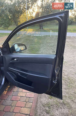 Универсал Opel Astra 2011 в 