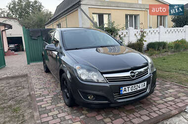 Универсал Opel Astra 2011 в 