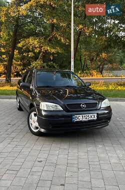 Седан Opel Astra 2006 в Новояворівську