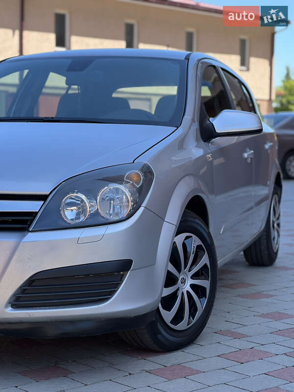 Хетчбек Opel Astra 2006 в Івано-Франківську