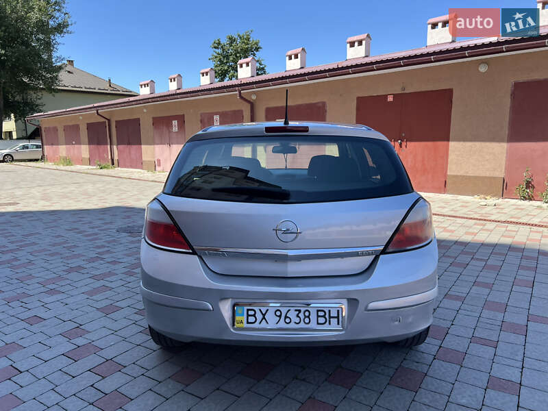 Хетчбек Opel Astra 2006 в Івано-Франківську