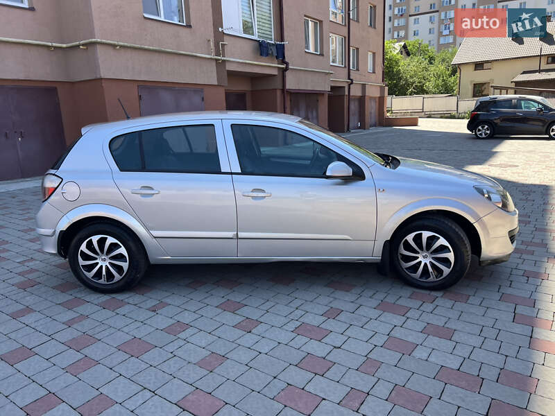 Хетчбек Opel Astra 2006 в Івано-Франківську