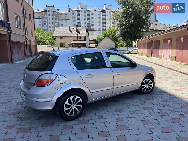 Хетчбек Opel Astra 2006 в Івано-Франківську
