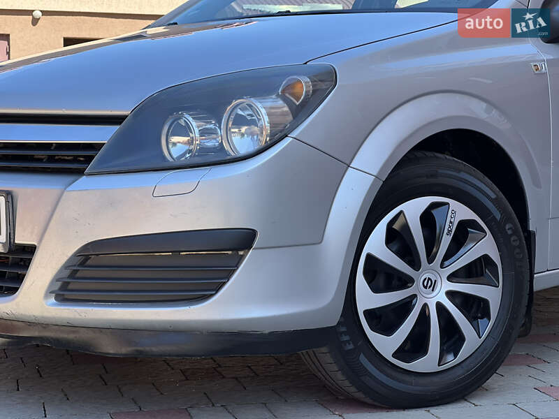 Хетчбек Opel Astra 2006 в Івано-Франківську