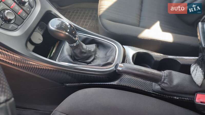 Седан Opel Astra 2015 в Житомирі