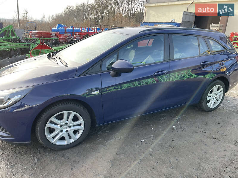 Универсал Opel Astra 2017 в Хмельницком