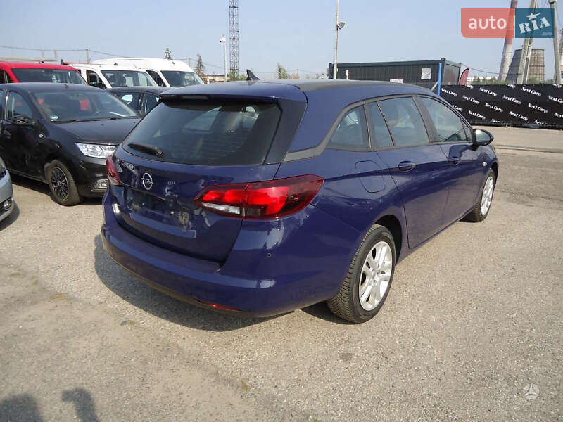 Универсал Opel Astra 2017 в Хмельницком