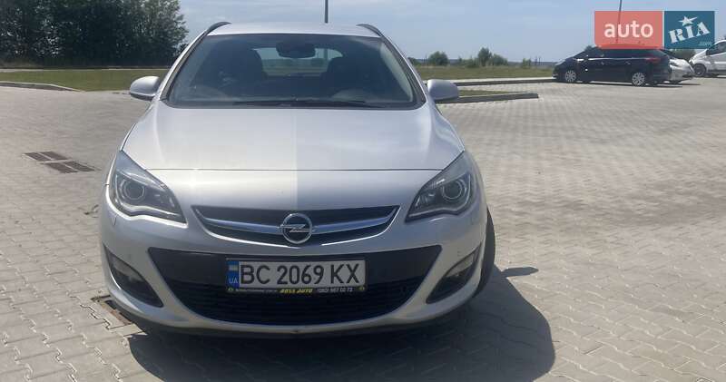 Універсал Opel Astra 2013 в Миколаєві