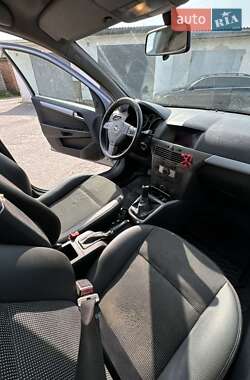 Универсал Opel Astra 2006 в 