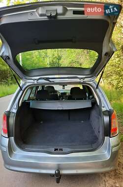 Универсал Opel Astra 2010 в 