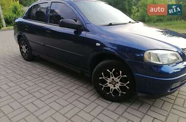 Седан Opel Astra 2004 в Прилуках