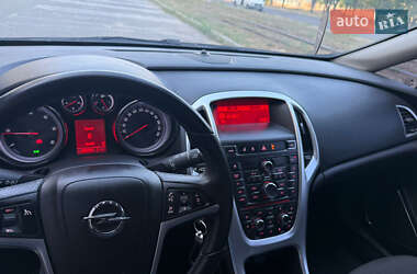 Универсал Opel Astra 2010 в 