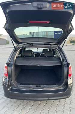 Универсал Opel Astra 2010 в 