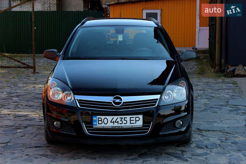 Универсал Opel Astra 2008 в Кременце