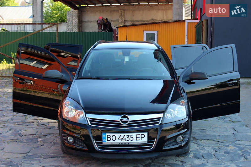 Универсал Opel Astra 2008 в Кременце