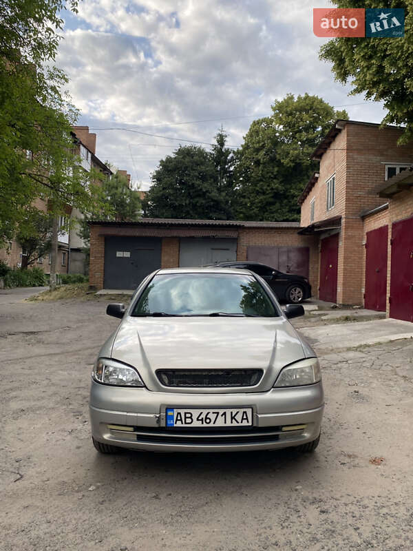 Седан Opel Astra 2006 в Виннице