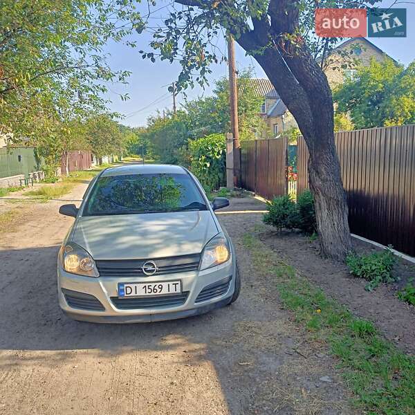 Хэтчбек Opel Astra 2006 в Боровой