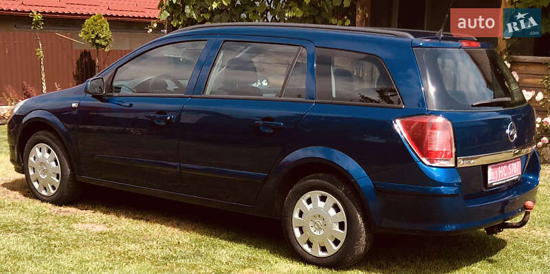 Универсал Opel Astra 2005 в Тернополе