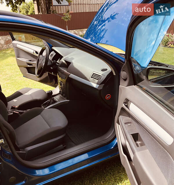 Универсал Opel Astra 2005 в Тернополе
