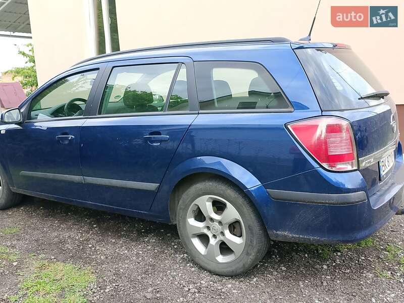 Універсал Opel Astra 2004 в Здолбуніві