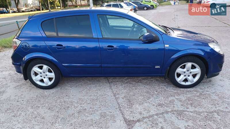 Хэтчбек Opel Astra 2007 в Чернигове